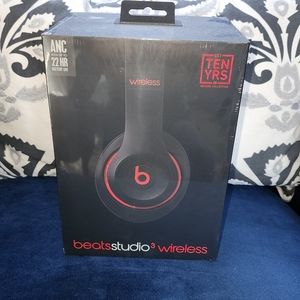 New in Box Beats Studio 3 Wireless Headphones
